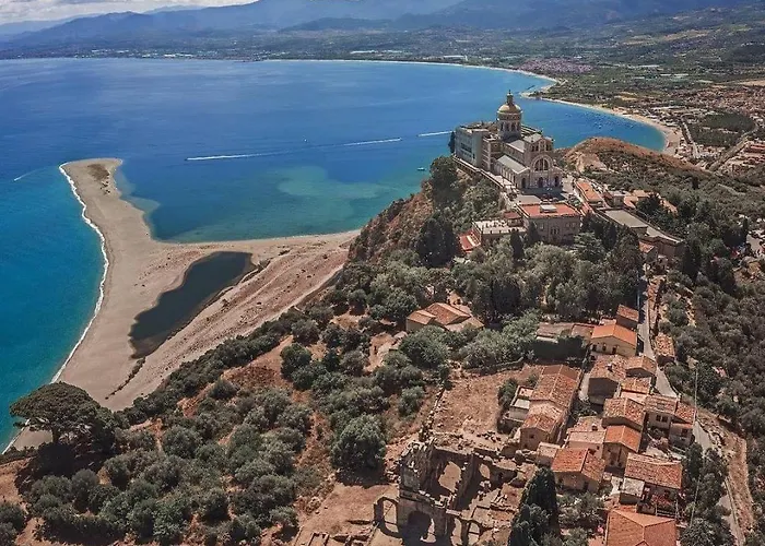 Sofia S *